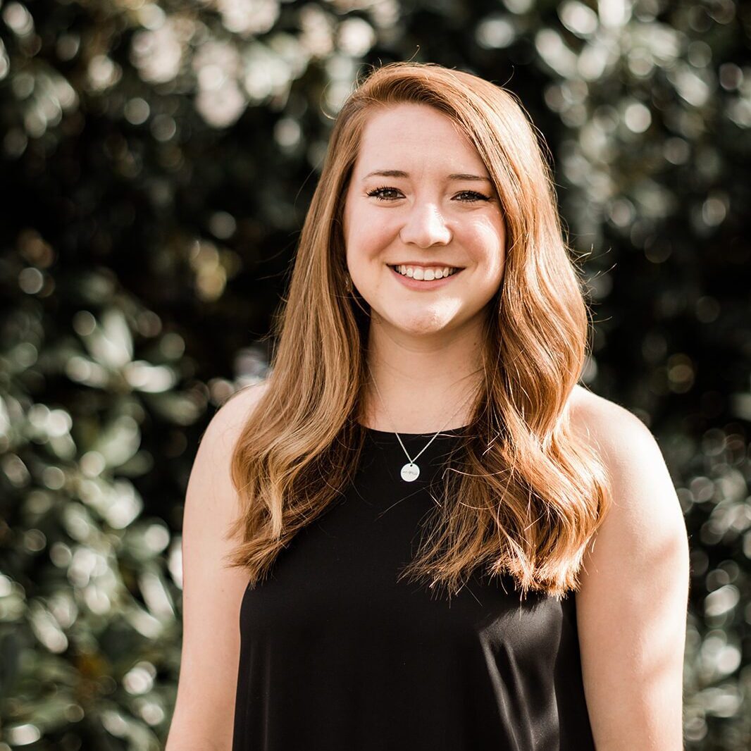 Caroline Hinton headshot