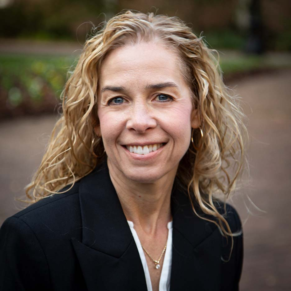 Paula Lemons 2024 Headshot