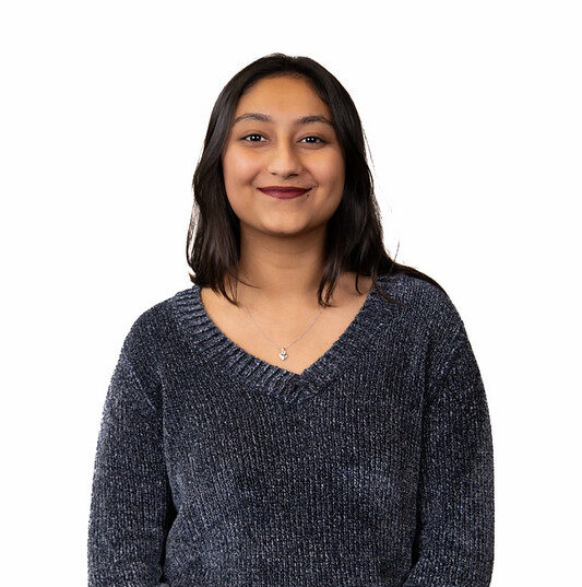 Mahek Charania Headshot