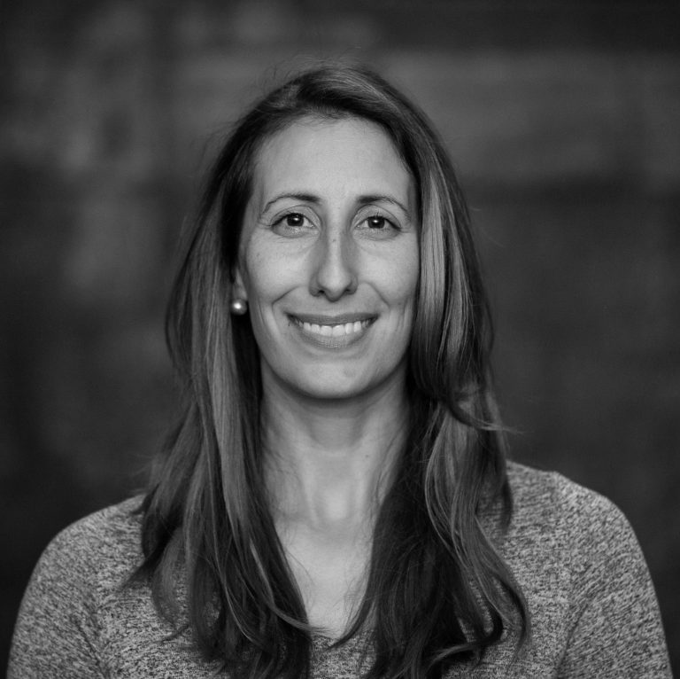 Lisa Renzi Hammond headshot