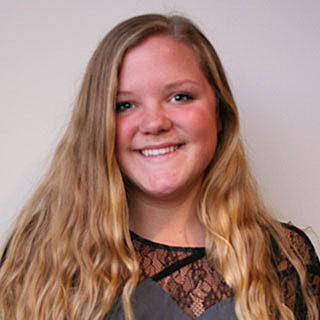 Jenna Dotson Headshot
