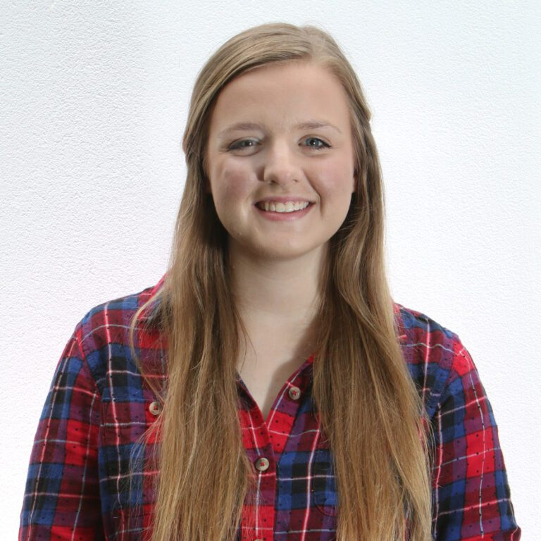 Julia Fields Headshot