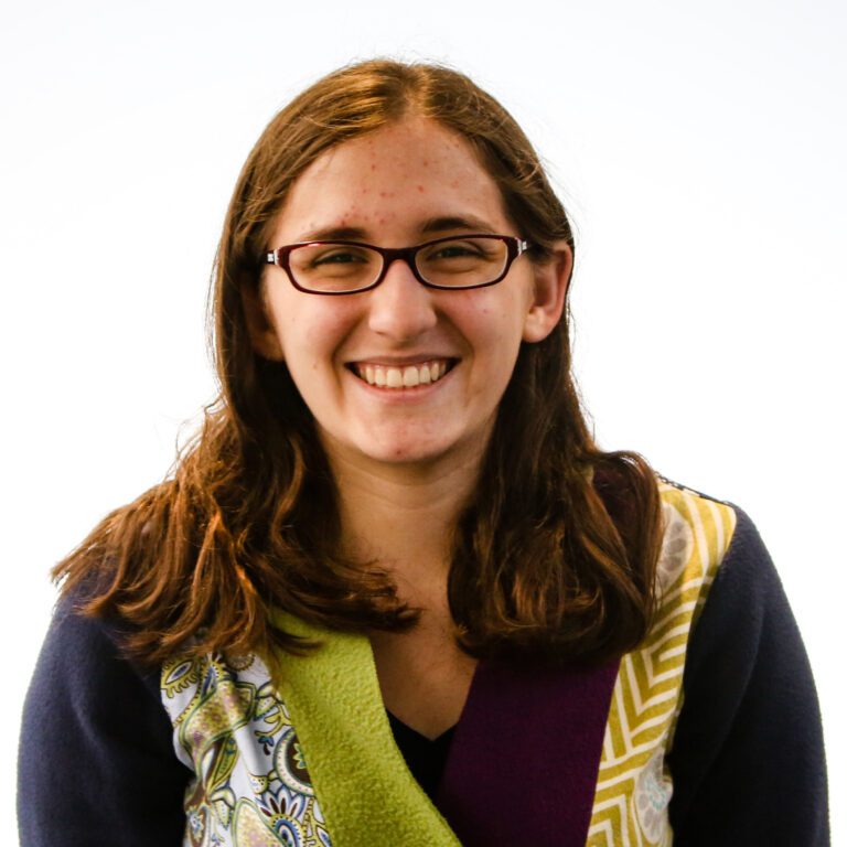 Mollie Simon Headshot
