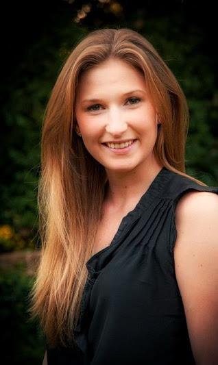 Rebeka Geer Headshot